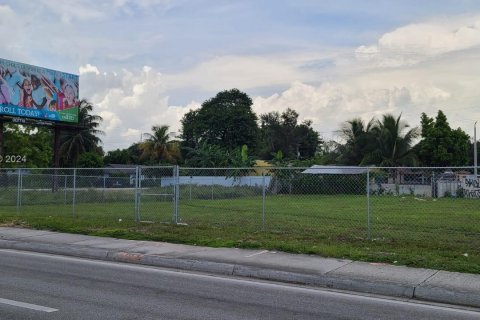 Propiedad comercial en venta en Miami, Florida № 1176832 - foto 2