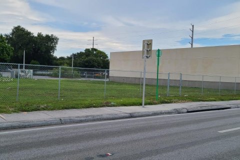 Propiedad comercial en venta en Miami, Florida № 1176832 - foto 1