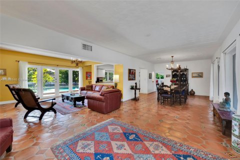 Casa en venta en South Miami, Florida, 4 dormitorios, 274.43 m2 № 1176833 - foto 9