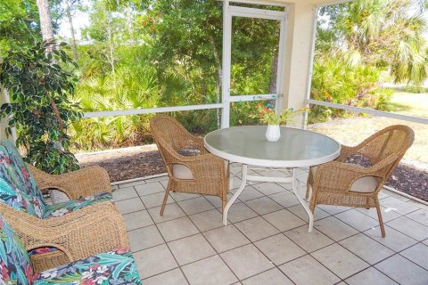 House in Punta Gorda, Florida 2 bedrooms, 107.95 sq.m. № 1190173 - photo 6