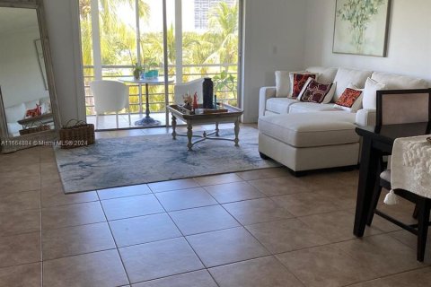 Copropriété à vendre à Hallandale Beach, Floride: 1 chambre, 77.11 m2 № 1377256 - photo 11