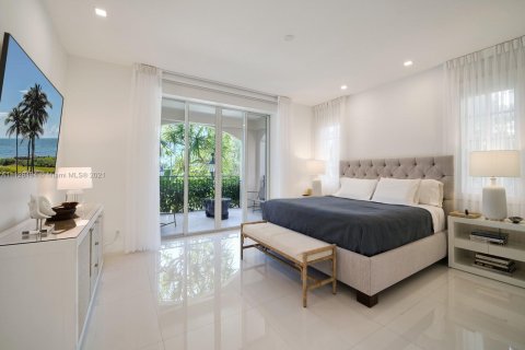 Condominio en alquiler en Miami Beach, Florida, 2 dormitorios, 132.76 m2 № 3720 - foto 27
