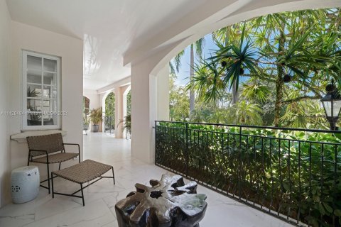 Condominio en alquiler en Miami Beach, Florida, 2 dormitorios, 132.76 m2 № 3720 - foto 15