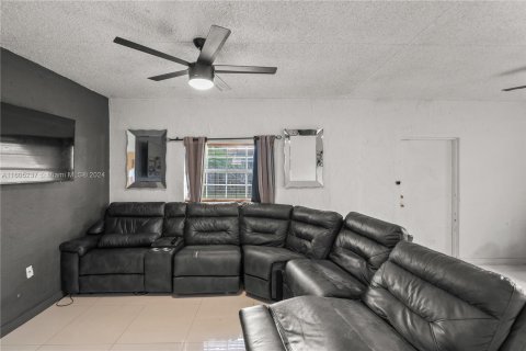 Casa en venta en Homestead, Florida, 3 dormitorios, 214.23 m2 № 1225514 - foto 12