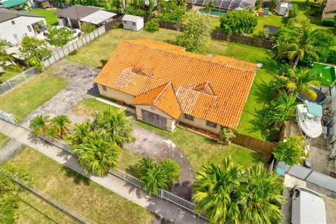 Casa en venta en Homestead, Florida, 3 dormitorios, 214.23 m2 № 1225514 - foto 29