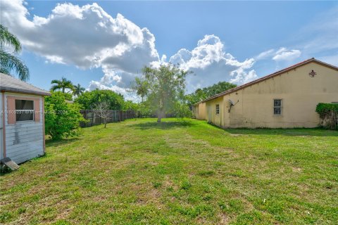 House in Homestead, Florida 3 bedrooms, 214.23 sq.m. № 1225514 - photo 24