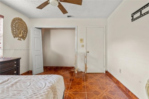 Casa en venta en Homestead, Florida, 3 dormitorios, 214.23 m2 № 1225514 - foto 16