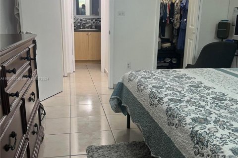 Condominio en venta en Hialeah, Florida, 1 dormitorio, 55.74 m2 № 1223060 - foto 19