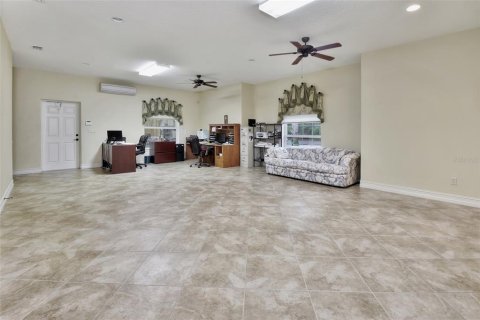 House in DeLand, Florida 4 bedrooms, 335.66 sq.m. № 1276661 - photo 25