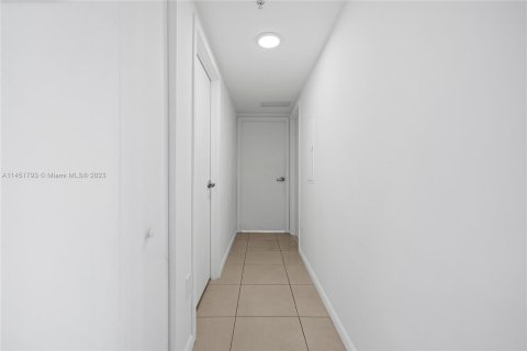 Copropriété à vendre à Miami, Floride: 2 chambres, 103.21 m2 № 718208 - photo 20