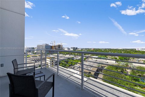 Condo in Miami, Florida, 2 bedrooms  № 718208 - photo 16