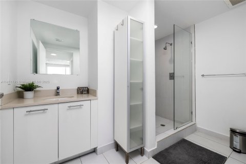 Copropriété à vendre à Miami, Floride: 2 chambres, 103.21 m2 № 718208 - photo 12