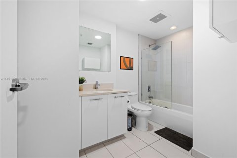 Copropriété à vendre à Miami, Floride: 2 chambres, 103.21 m2 № 718208 - photo 8