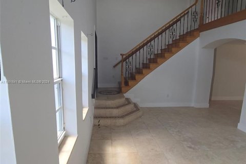 House in Miami, Florida 4 bedrooms, 207.08 sq.m. № 1368922 - photo 28