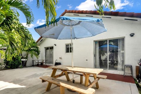 Casa en venta en Miami, Florida, 3 dormitorios, 119.57 m2 № 1368968 - foto 19