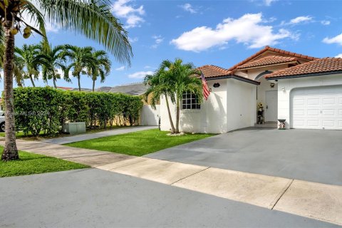 Casa en venta en Miami, Florida, 3 dormitorios, 119.57 m2 № 1368968 - foto 2