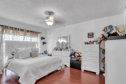 Casa en venta en Miami, Florida, 3 dormitorios, 119.57 m2 № 1368968 - foto 10