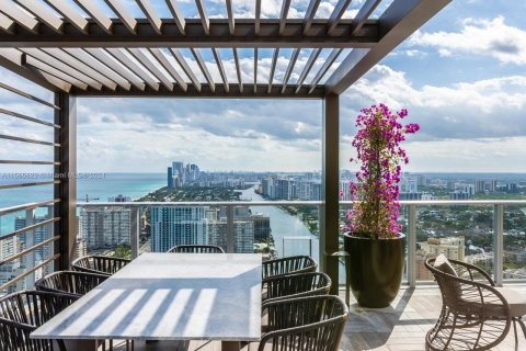 Copropriété à vendre à Hollywood, Floride: 2 chambres, 96.99 m2 № 1104215 - photo 14