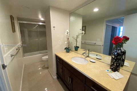 Condominio en venta en Hollywood, Florida, 1 dormitorio, 84.08 m2 № 839166 - foto 19