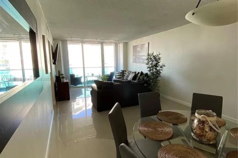 Condominio en venta en Hollywood, Florida, 1 dormitorio, 84.08 m2 № 839166 - foto 10