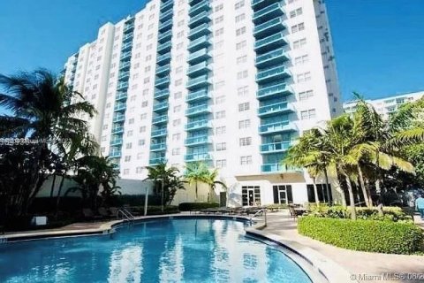 Condominio en venta en Hollywood, Florida, 1 dormitorio, 84.08 m2 № 839166 - foto 25