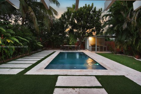 House in Miami, Florida 3 bedrooms, 184.88 sq.m. № 1365850 - photo 5