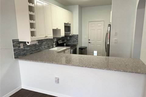 Adosado en venta en Miramar, Florida, 3 dormitorios, 148.74 m2 № 1365892 - foto 3