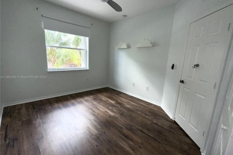 Townhouse in Miramar, Florida 3 bedrooms, 148.74 sq.m. № 1365892 - photo 19