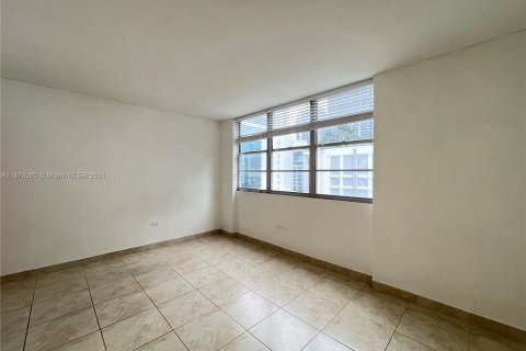 Condominio en alquiler en Miami, Florida, 2 dormitorios, 98.48 m2 № 1397622 - foto 10