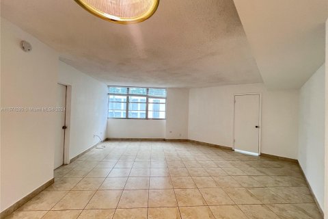 Condominio en alquiler en Miami, Florida, 2 dormitorios, 98.48 m2 № 1397622 - foto 6