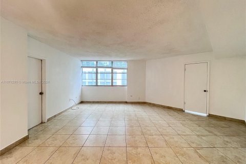 Condominio en alquiler en Miami, Florida, 2 dormitorios, 98.48 m2 № 1397622 - foto 7