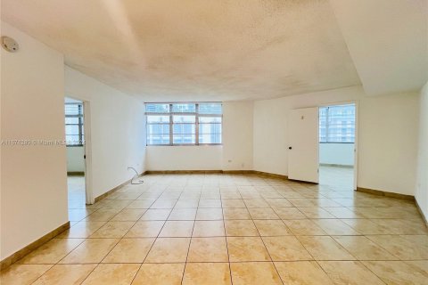 Condominio en alquiler en Miami, Florida, 2 dormitorios, 98.48 m2 № 1397622 - foto 4