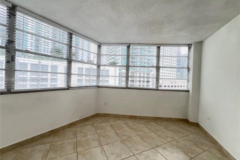 Condominio en alquiler en Miami, Florida, 2 dormitorios, 98.48 m2 № 1397622 - foto 12