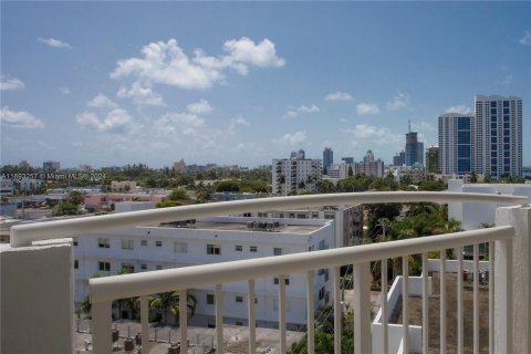 Condominio en venta en Miami Beach, Florida, 2 dormitorios, 87.33 m2 № 1441750 - foto 16