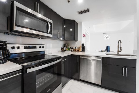 Condominio en venta en Miami Beach, Florida, 1 dormitorio, 69.31 m2 № 1080917 - foto 13