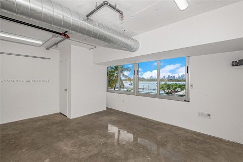 Купить коммерческую недвижимость в Майами-Бич, Флорида № 1115959 - фото 20