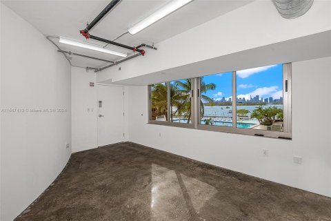 Commercial property in Miami Beach, Florida № 1115959 - photo 7