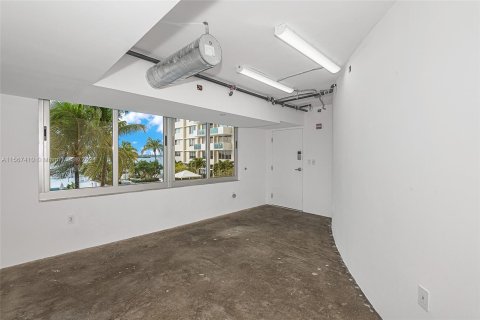 Купить коммерческую недвижимость в Майами-Бич, Флорида № 1115959 - фото 8