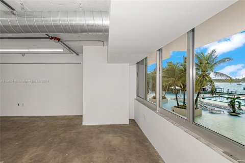 Immobilier commercial à vendre à Miami Beach, Floride № 1115959 - photo 2