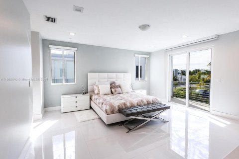Villa ou maison à vendre à Doral, Floride: 4 chambres, 258.45 m2 № 1115960 - photo 11