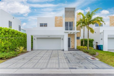 Casa en venta en Doral, Florida, 4 dormitorios, 258.45 m2 № 1115960 - foto 30