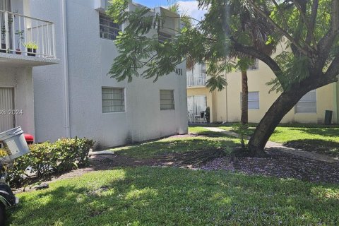 Condo in West Palm Beach, Florida, 2 bedrooms  № 1367627 - photo 29