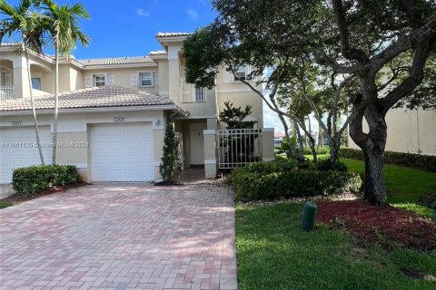 Villa ou maison à vendre à Pembroke Pines, Floride: 3 chambres, 127.09 m2 № 1367580 - photo 4