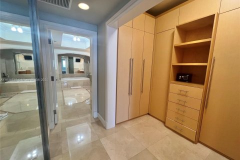 Condo in Sunny Isles Beach, Florida, 3 bedrooms  № 1310463 - photo 16