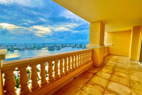 Condo in Sunny Isles Beach, Florida, 3 bedrooms  № 1310463 - photo 27