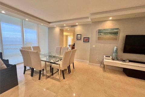 Condo in Sunny Isles Beach, Florida, 3 bedrooms  № 1310463 - photo 8