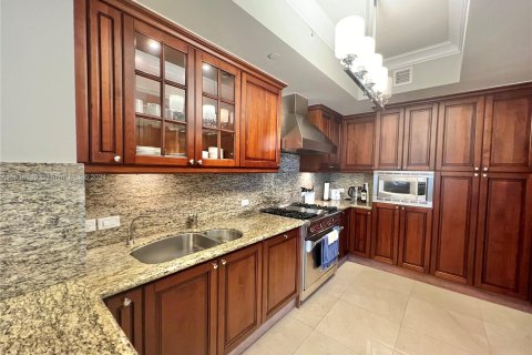 Condo in Sunny Isles Beach, Florida, 3 bedrooms  № 1310463 - photo 9