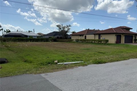 Terrain à vendre à Cape Coral, Floride № 361283 - photo 2