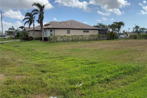 Купить земельный участок в Кейп-Корал, Флорида № 361283 - фото 7