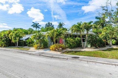 House in Lake Worth, Florida 3 bedrooms, 174.1 sq.m. № 1103195 - photo 22